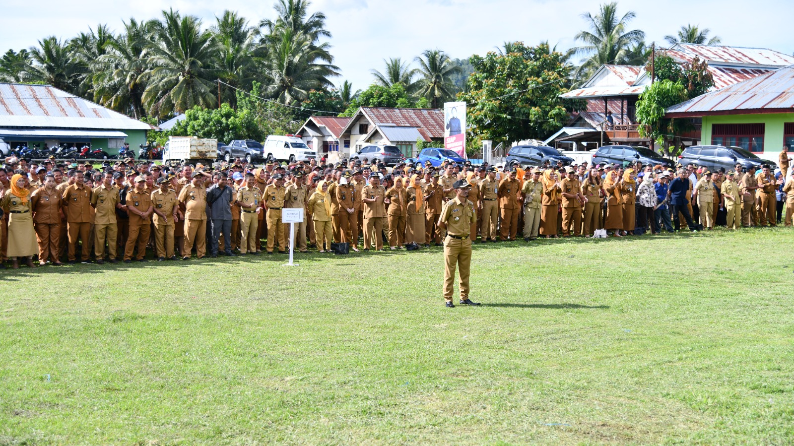 Bupati Boltim Pimpin Apel Kerja ASN di Lapangan Mutiara Motongkad