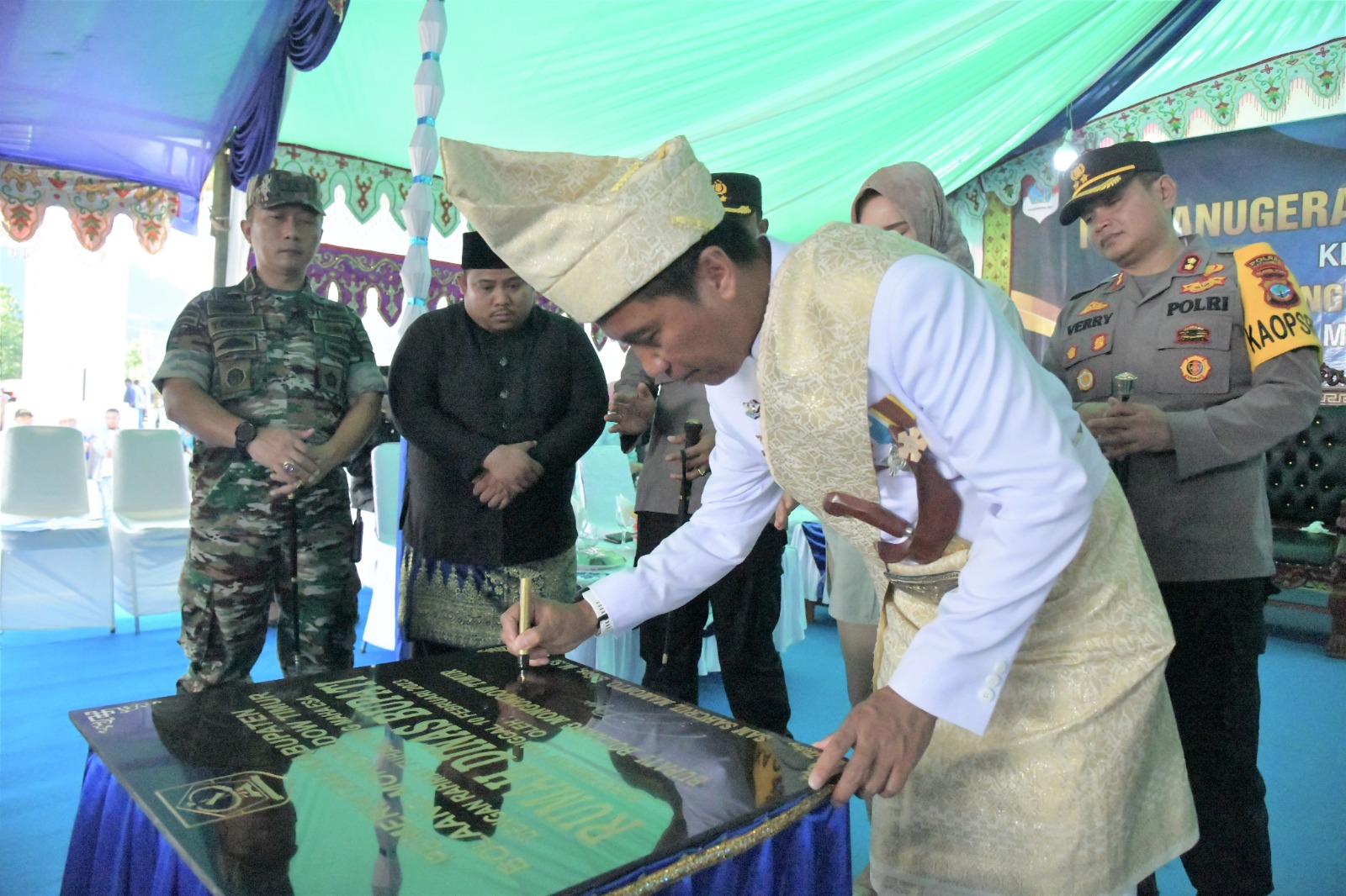 Dewan Adat se-BMR Sepakati Sachrul Mamonto Menyandang Gelar Adat 'Kolano Sinungkudan Tule Molantud In Ta Mokotareangkum'