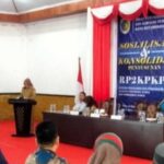 Wali Kota Kotamobagu Ir. Hj. Tatong Bara membuka Sosialisasi dan Konsolidasi Penyusunan RP2KPKPK, bertempat di Aula Rumah Dinas Wali Kota Kotamobagu, Selasa 21 Maret 2023, Foto : Febri Limbanon.