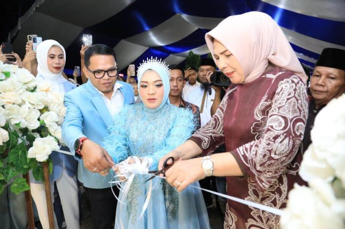 Wali Kota Kotamobagu Gunting Pita Peresmian Gedung Butik Arfa dan Launching NAP Glow Cosmetic