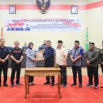 Tatong Bara Hadiri Paripurna DPRD Terkait LKPJ dan Penetapan Ranperda Perizinan Berusaha