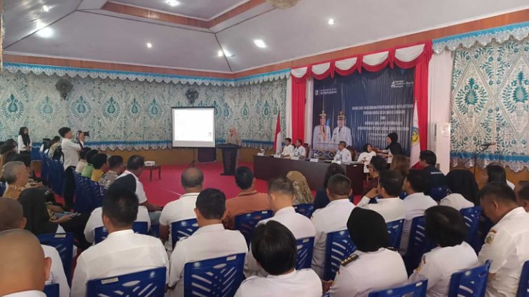 Audiensi dengan Pelaku Usaha, Tatong Bara Sekaligus Sosialisasi Ranperwa Batas Desa dan Kelurahan, Rabu 26 Juli 2023. Foto : Protokol Dinas Kominfo Kotamobagu.