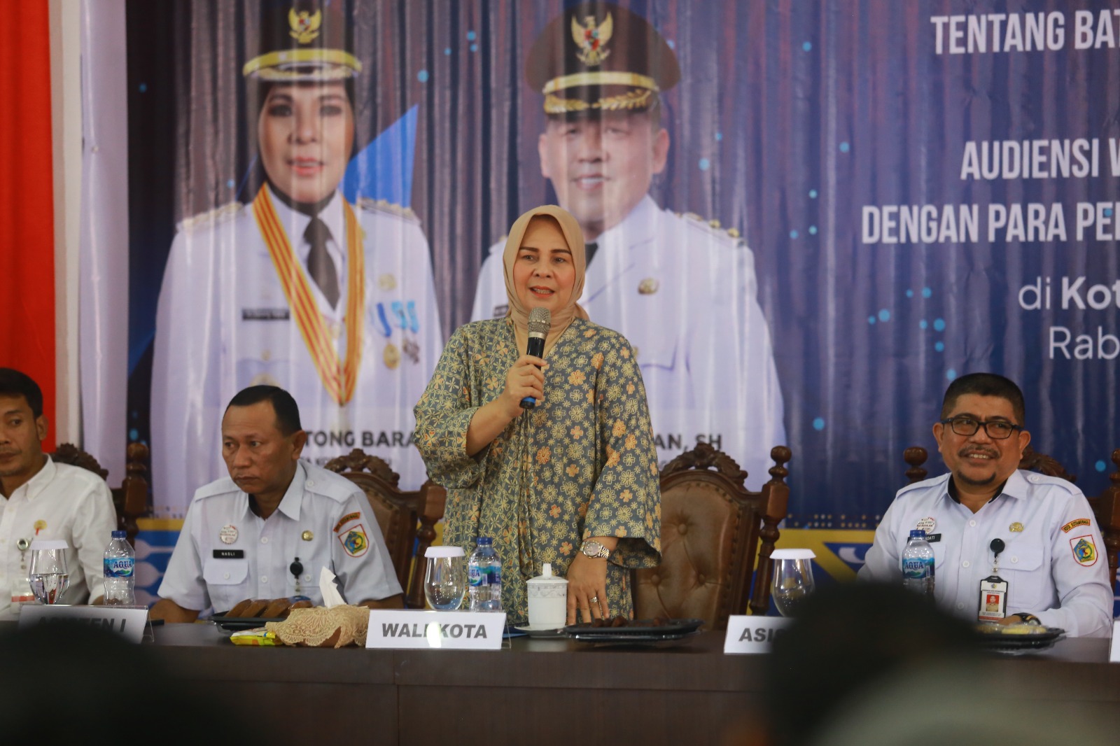 Audiensi dengan Pelaku Usaha, Tatong Bara Sekaligus Sosialisasi Ranperwa Batas Desa dan Kelurahan, Rabu 26 Juli 2023. Foto : Protokol Dinas Kominfo Kotamobagu.