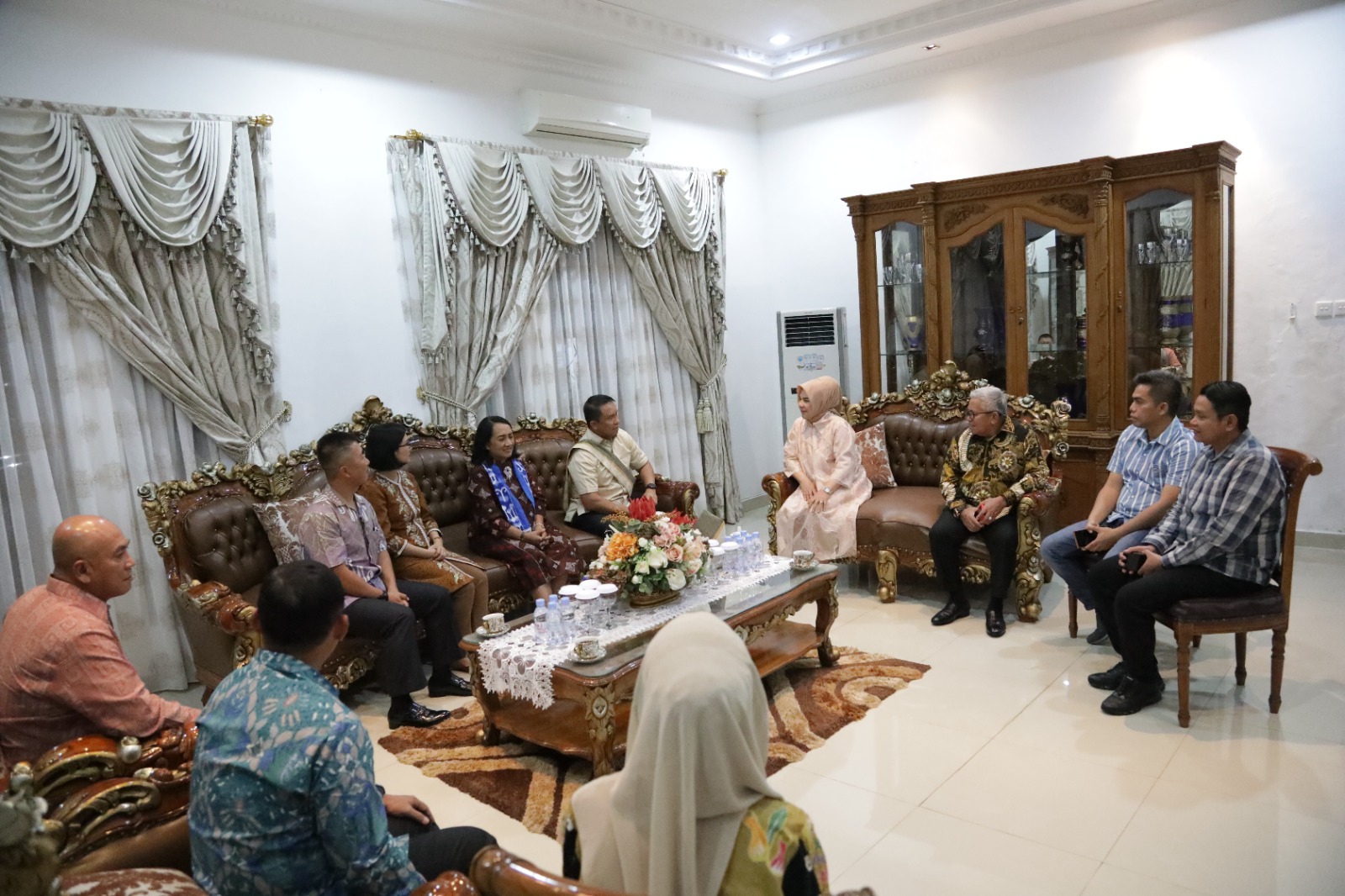 Wali Kota Kotamobagu, Ir. Hj. Tatong Bara Terima Kunjungan Pangdam XIII / Merdeka, Selasa, 19 September 2023. Foto : Protokol Dinas Kominfo Kotamobagu.