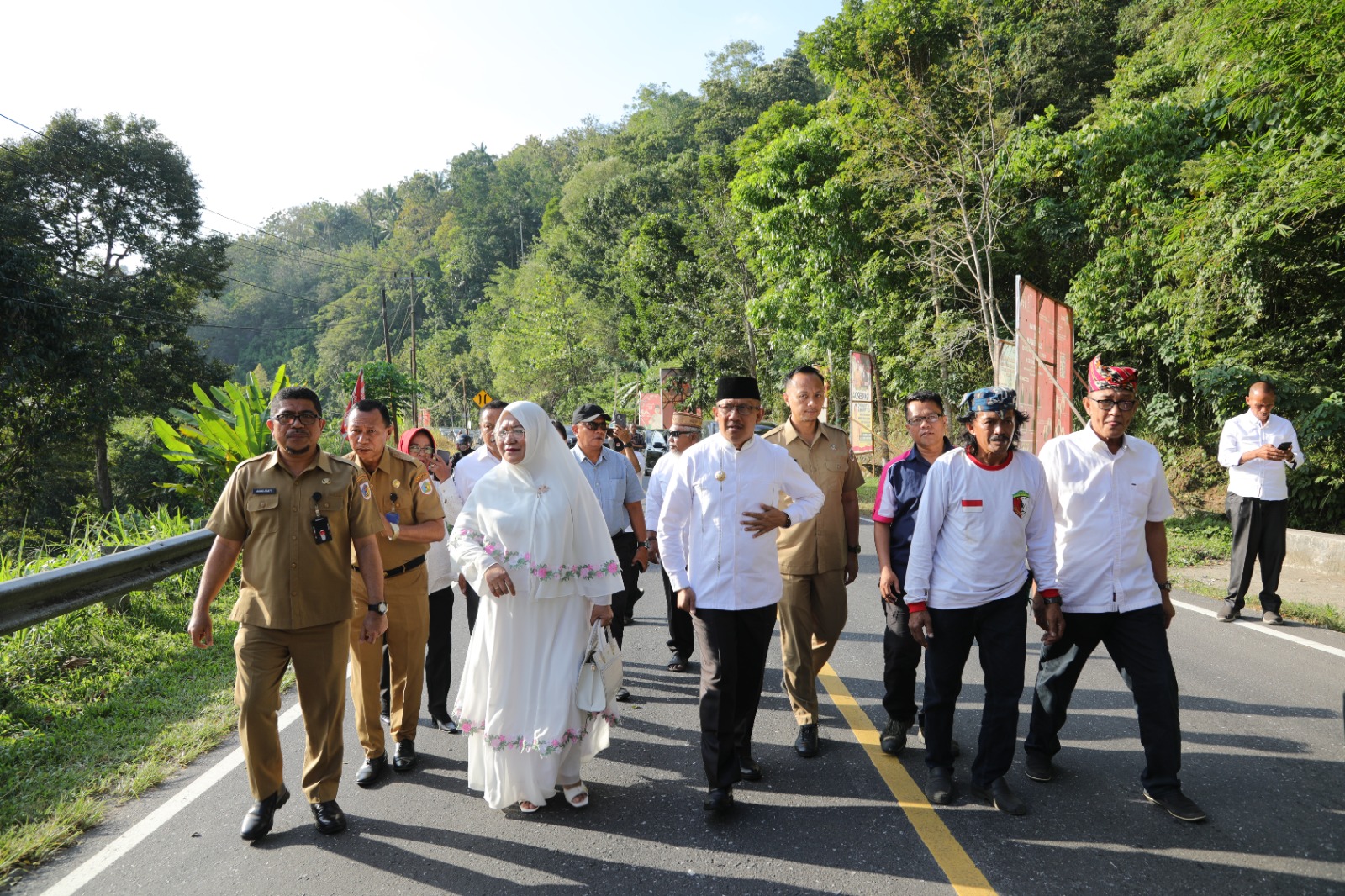 Pj Wali Kota Kotamobagu, Dr. Drs. H. Asripan Nani, M.Si, silaturahmi bersama keluarga dan masyarakat Kota Kotamobagu, Selasa 26 September 2023. Foto : Protokol Dinas Kominfo Kotamobagu