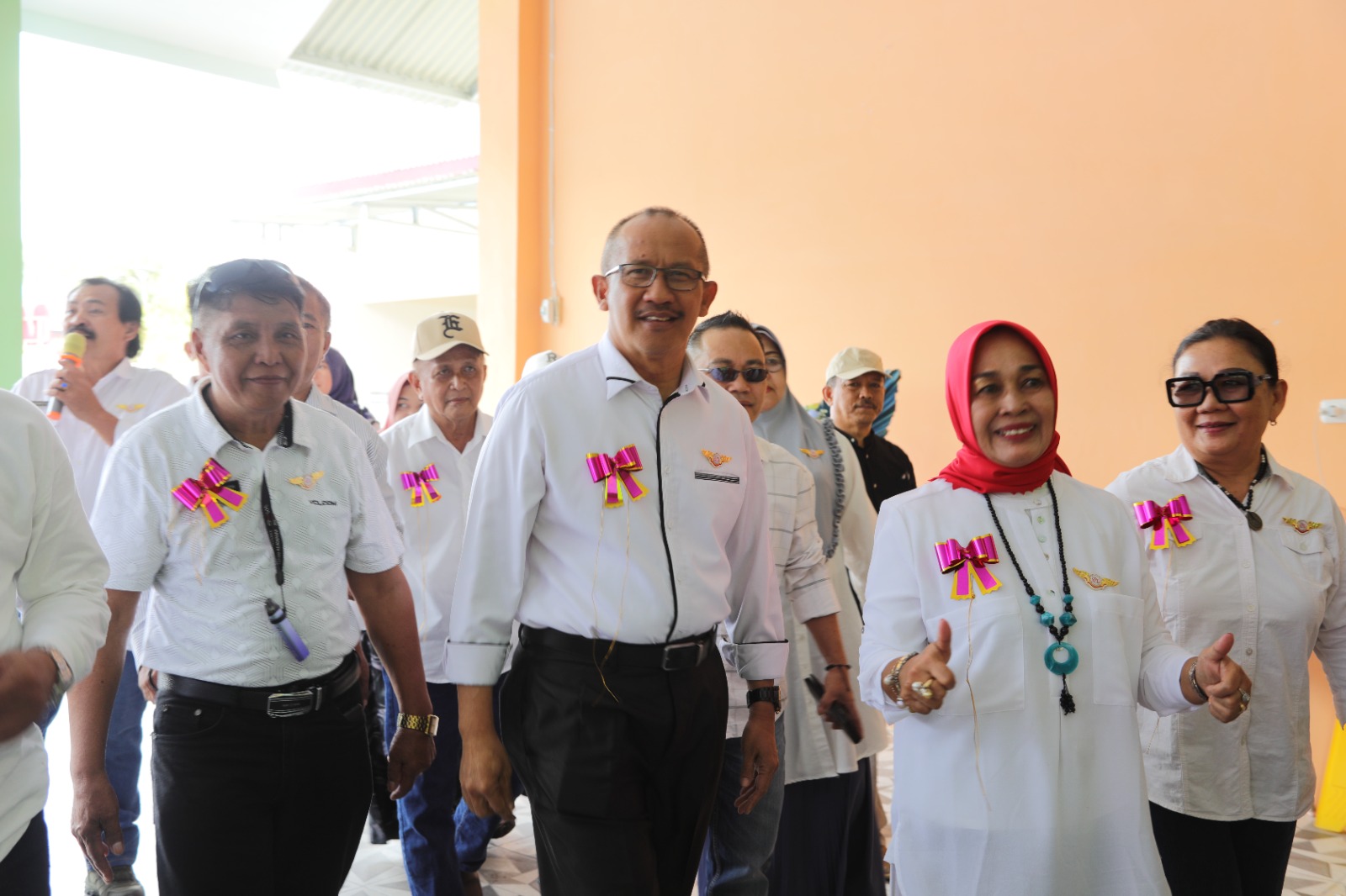 Hadiri Reuni Akbar SPG Negeri Kotamobagu, Pj Wali Kota Kotamobagu, Dr. Drs. Hi. Asripan Nani, M.Si, cerita pengalaman saat bersekolah, Sabtu 30 September 2023. Foto : Protokol Dinas Kominfo Kotamobagu.