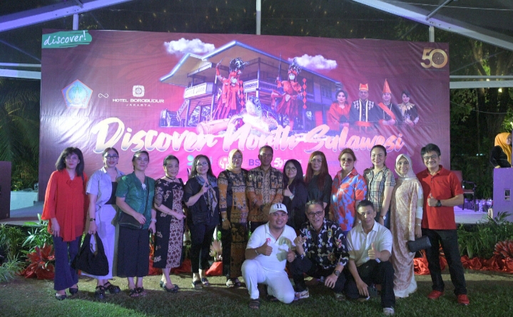 Paparkan Keindahan Alam Boltim di Acara Discovery North Sulawesi, Bupati Boltim Sam Sachrul Mamonto, S.Sos, M.Si., dengan tampilan batik Kabela mengimbau persatuan Sulawesi Utara, Sabtu, 16 September 2023. Foto : Protokol Dinas Kominfo Boltim