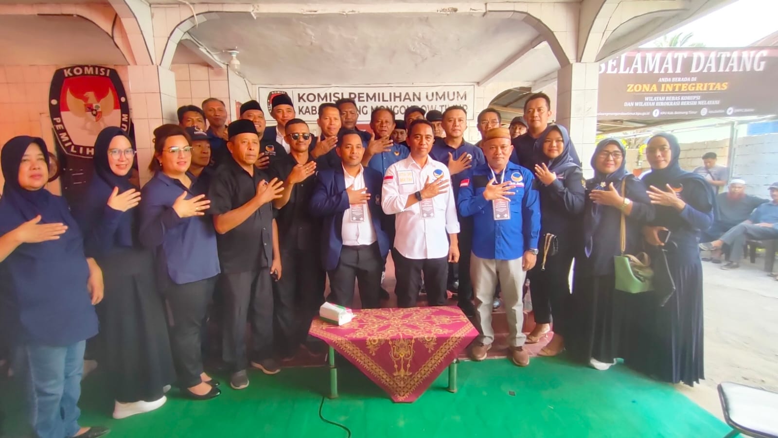 Resmi Daftarkan Caleg Nasdem Boltim di KPU, Ketua DPD Nasdem Optimis Raih Sebelas Kursi Parlemen