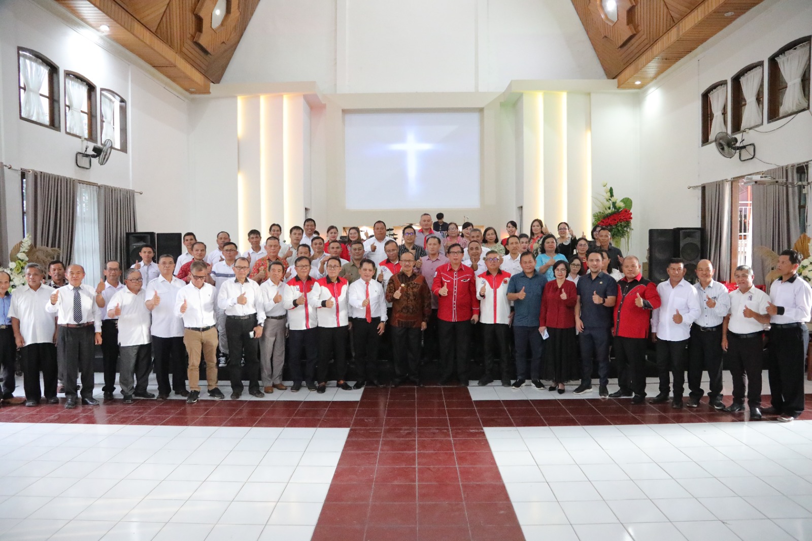 Pj. Wali Kota Kotamobagu, Dr. Drs. Hi. Asripan Nani, M.Si, menghadiri pelantikan panitia Natal PELPRIP Bolaang Mongondow Raya, Minggu, 1 Oktober 2023. Foto : Protokol Dinas Kominfo Kotamobagu.