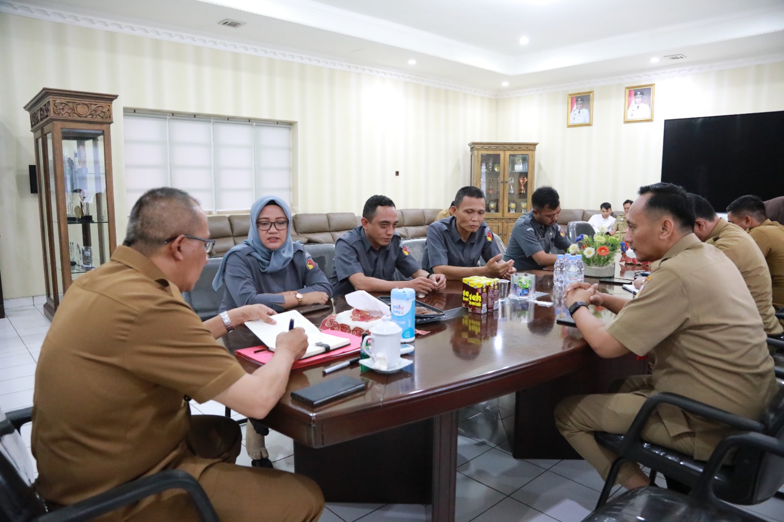 Audiens dengan Bawaslu, Pj Wali Kota Asripan Nani Nyatakan Siap Dukung Penuh Seluruh Tahapan Pemilu dan Pilkada 2024 di Kotamobagu