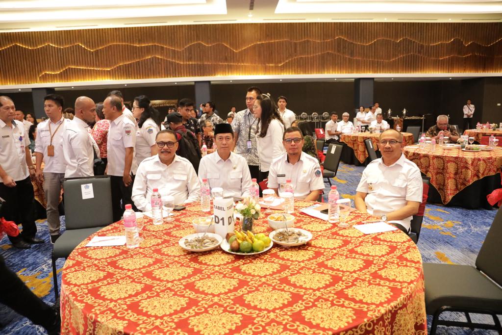 Pj Wali Kota Kotamobagu, Dr. Drs. Hi. Asripan Nani, M.Si, menghadiri Rapat Koordinasi dan Evaluasi Tim Percepatan Penurunan Stunting se-Sulut, Rabu, 18 Oktober 2023. Foto : Protokol Dinas Kominfo Kotamobagu.