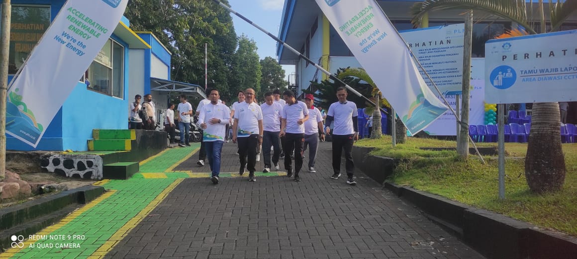 Wali Kota Kotamobagu, Dr. Drs. Hi. Asripan Nani, M.Si, menghadiri Jalan Sehat dan Aksi Bersih Lingkungan dalam Rangka Hari Listrik Nasional ke-78, Jumat, 20 Oktober 2023. Foto : Protokol Dinas Kominfo Kotamobagu.