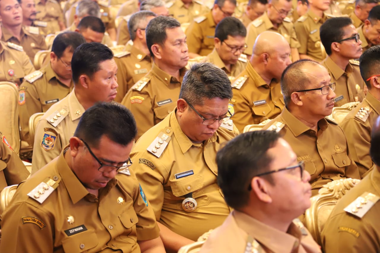 Penjabat Wali Kota Kotamobagu, Dr. Drs. Hi. Asripann Nani, M.Si, mengikuti Rakor Penjabat Kepala Daerah bersama Presiden Republik Indonesia, Joko Widodo, Senin, 30 Oktober 2023. Foto : Protokol Dinas Kominfo Kotamobagu.