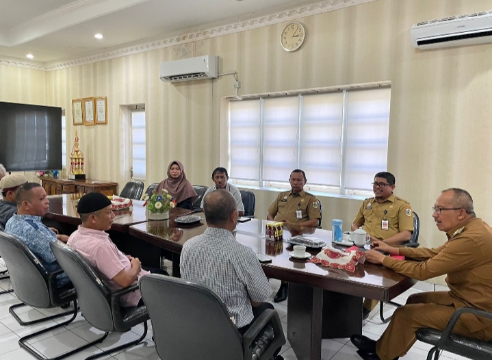 Pengelola STIE Widya Darma Lakukan Silaturahmi ke Pj Wali Kota Kotamobagu Dr. Drs. Hi. Asripan Nani, M.Si, Senin 2 Oktober 2023. Foto : Protokol Dinas Kominfo Kotamobagu.