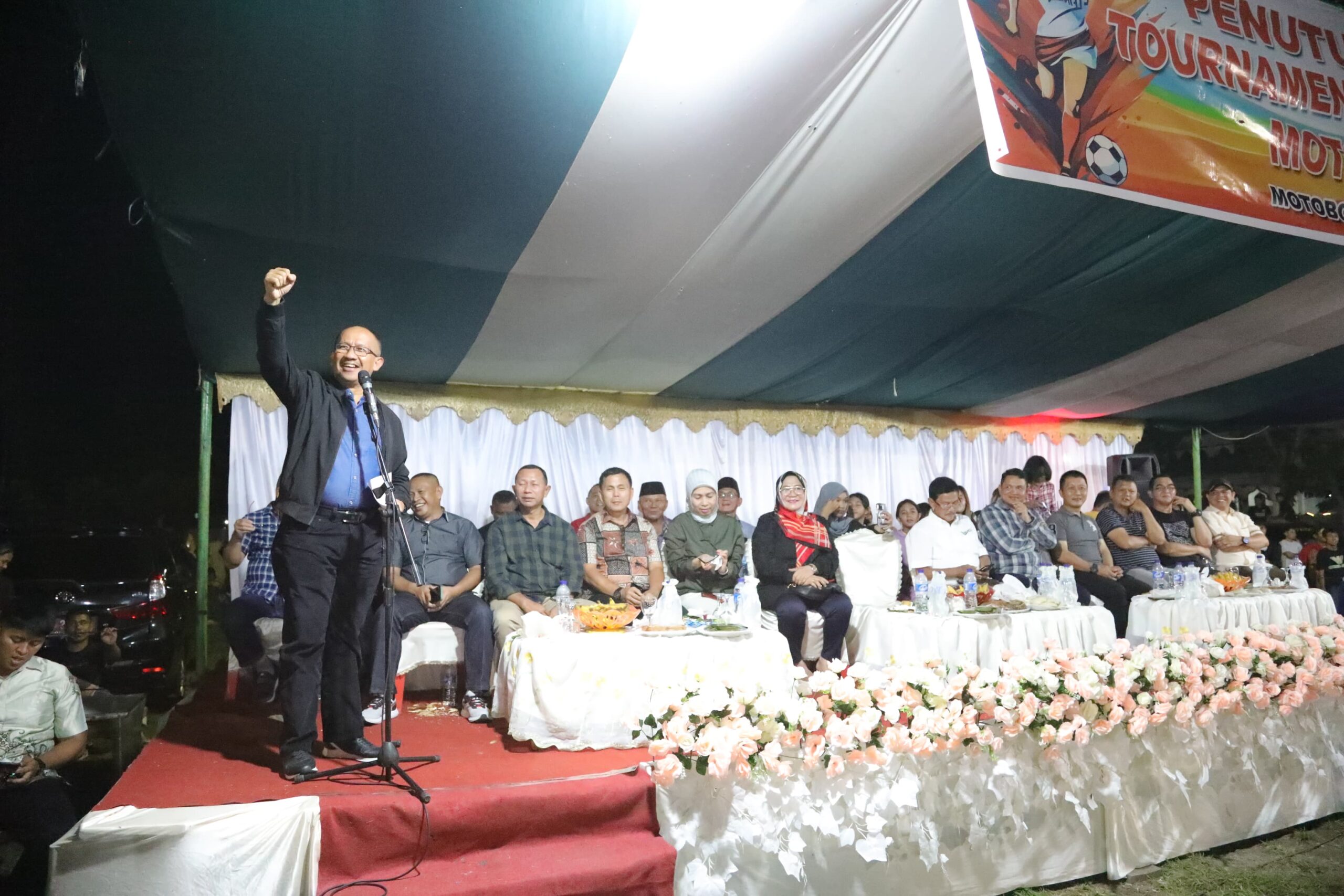 Wali Kota Asripan Nani Resmi Tutup Tournament Sepak Bola se-BMR Motoboi Kecil Cup 2023, Senin, 20 November 2023. Foto : Protokol Dinas Kominfo Kotamobagu.