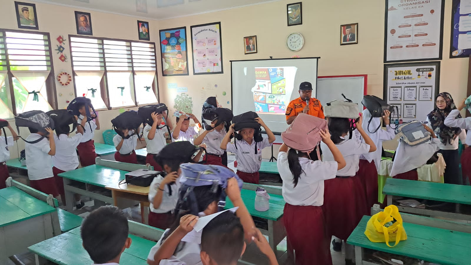 Sejumlah Sekolah di Kotamobagu Dapat Pelatihan Evakuasi Penanggulangan Bencana