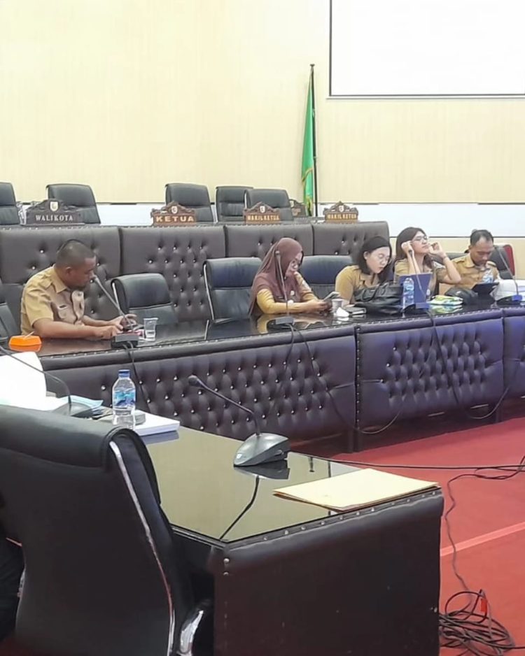 DPRD Kotamobagu Matangkan Ranperda dan Retribusi Daerah Bersama OPD