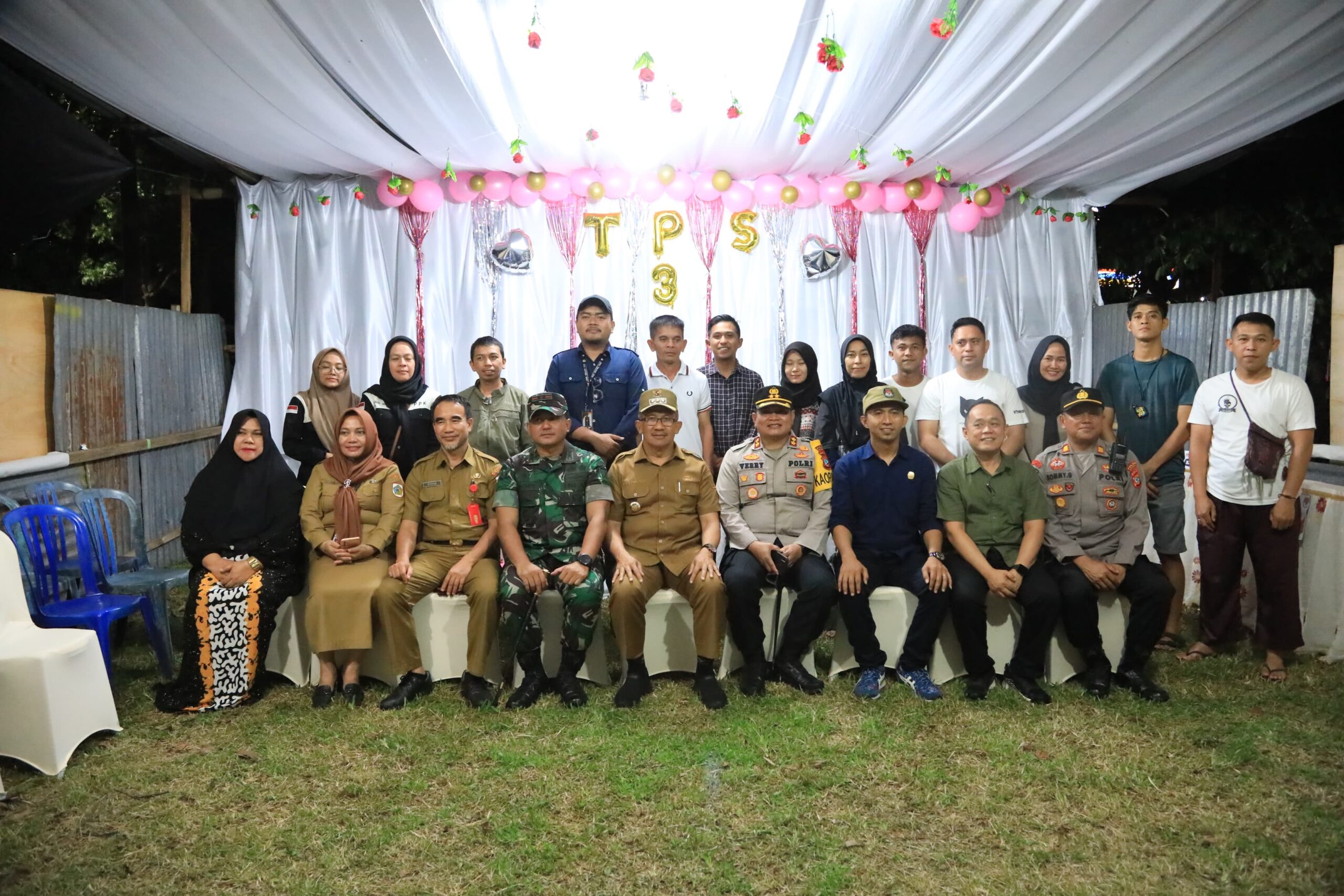 Asripan Nani Bersama Forkopimda Tinjau Langsung Kesiapan TPS di Kota Kotamobagu, Selasa 13 Februari 2024. Foto : Protokol Dinas Kominfo Kotamobagu.