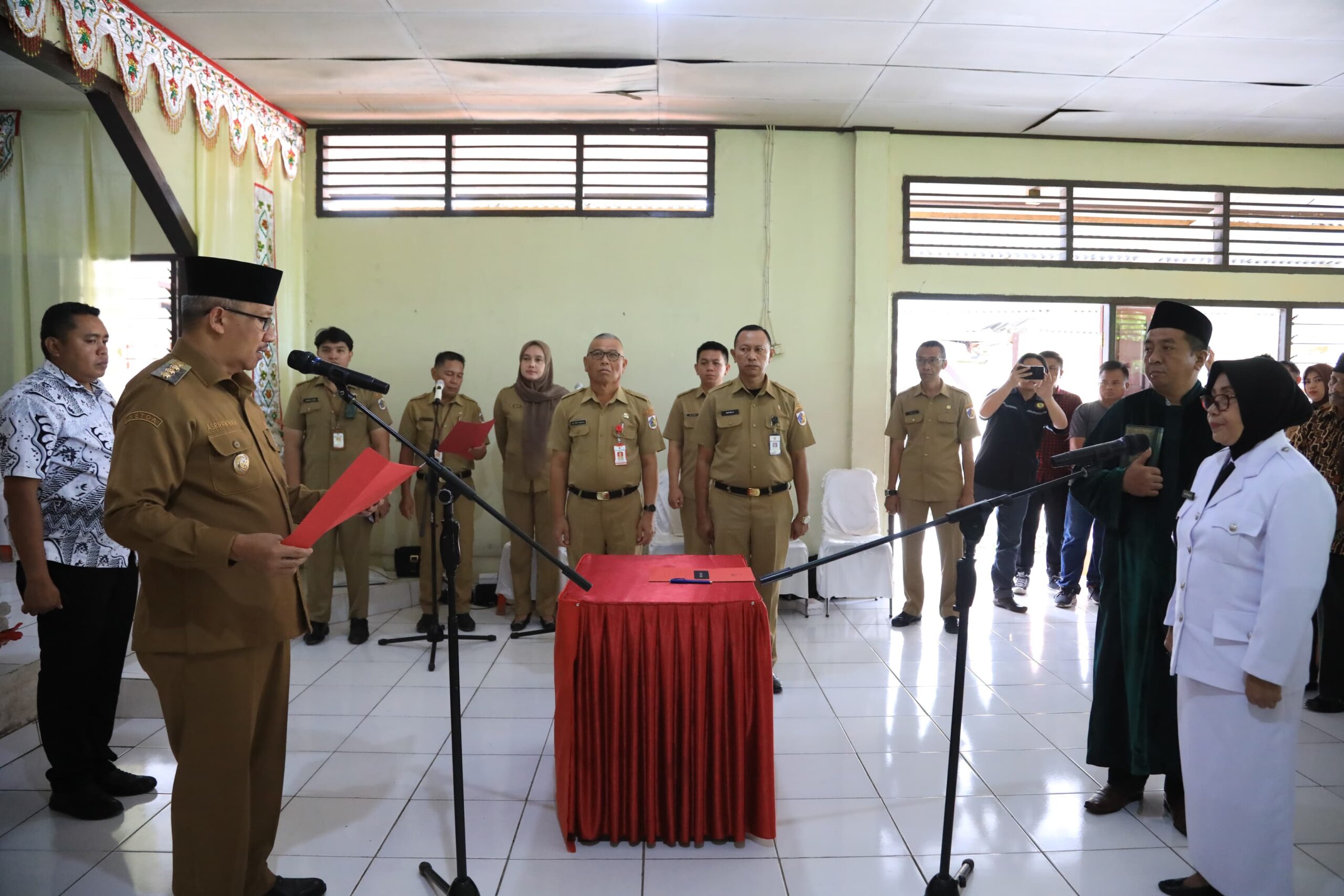 Asripan Nani Ambil Sumpah Kori Manoppo Jadi Penjabat Sangadi Moyag Tampoan