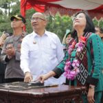 Asripan Nani Bersama Deputi Perpusnas RI Mariana Ginting Resmikan Gedung Perpustakaan Daerah Kotamobagu