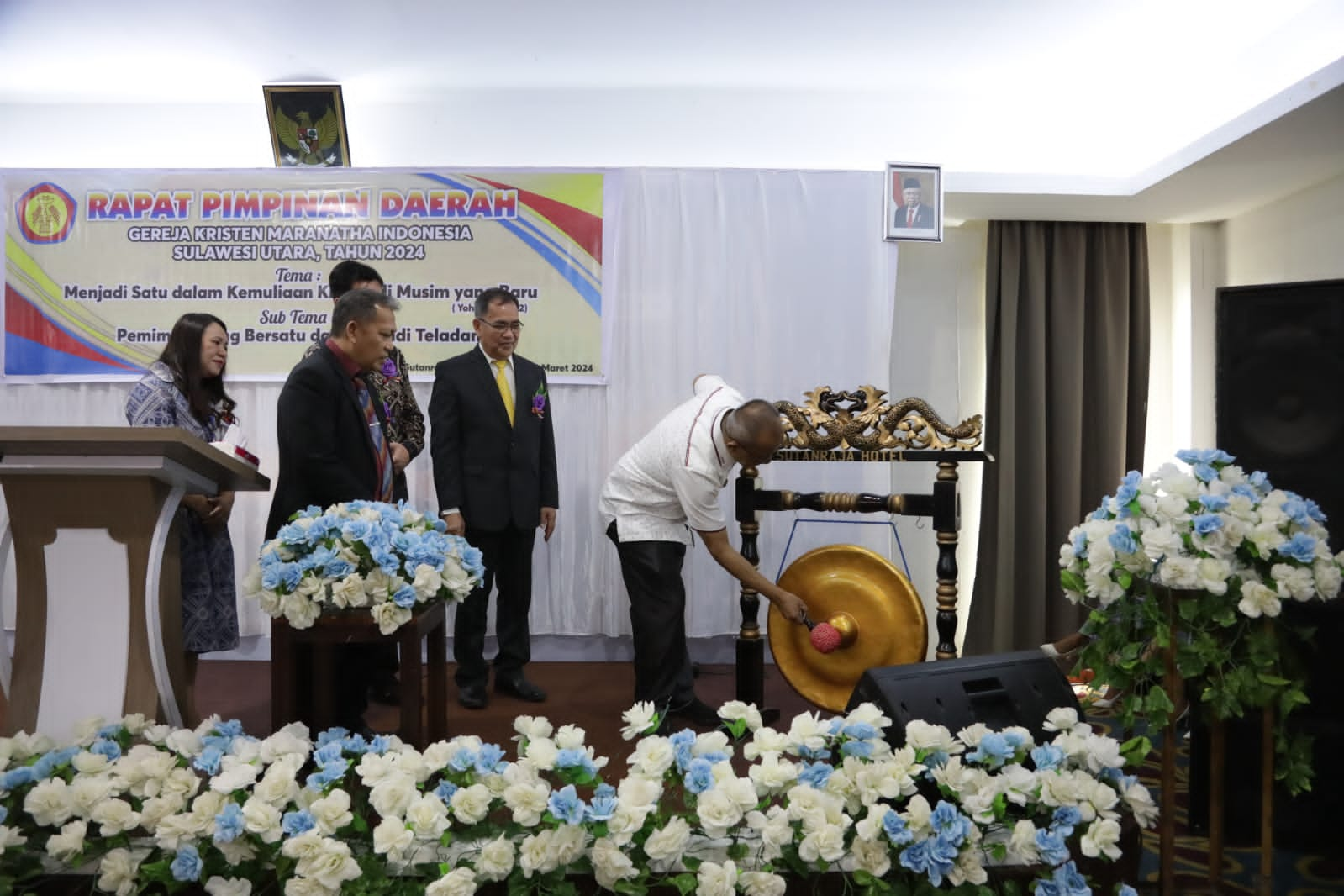 Penjabat Wali Kota Kotamobagu Secara Resmi Buka Rapimda GMKI Sulut Tahun 2024, Jumat 22 Maret 2024. Foto : Protokol Dinas Kominfo Kotamobagu.