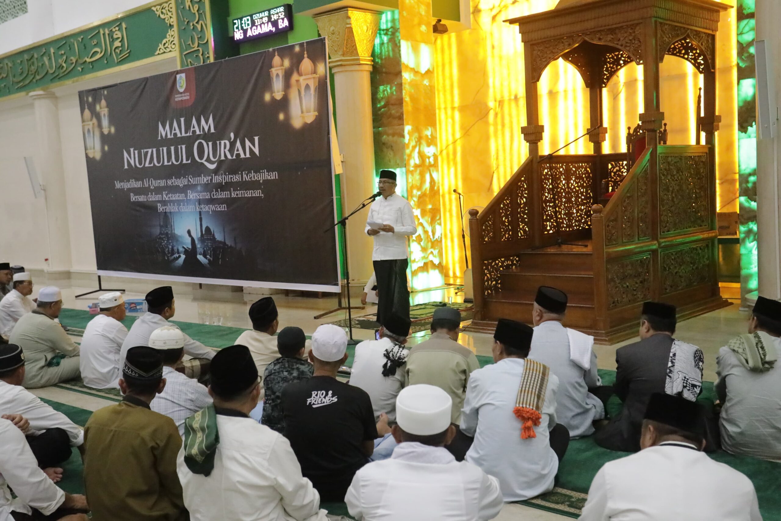 Asripan Nani Hadiri Peringatan Malam Nuzul Qur'an di Masjid Agung Baitul Makmur Kotamobagu, Jumat 29 Maret 2024. Foto : Protokol Dinas Kominfo Kotamobagu.