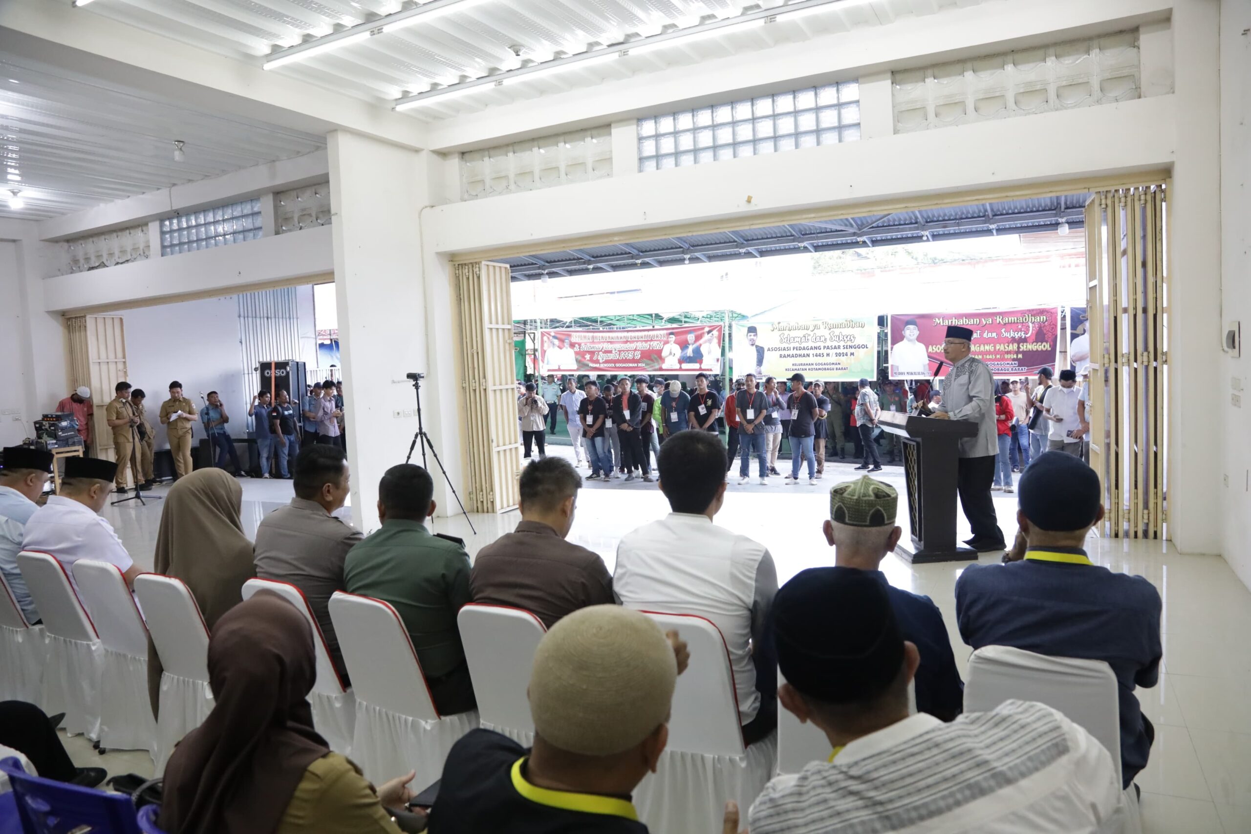 Pasar Senggol Resmi Dibuka, Ini Harapan Pj Wali Kota Kotamobagu, Senin 1 April 2024. Foto : Protokol Dinas Kominfo Kotamobagu