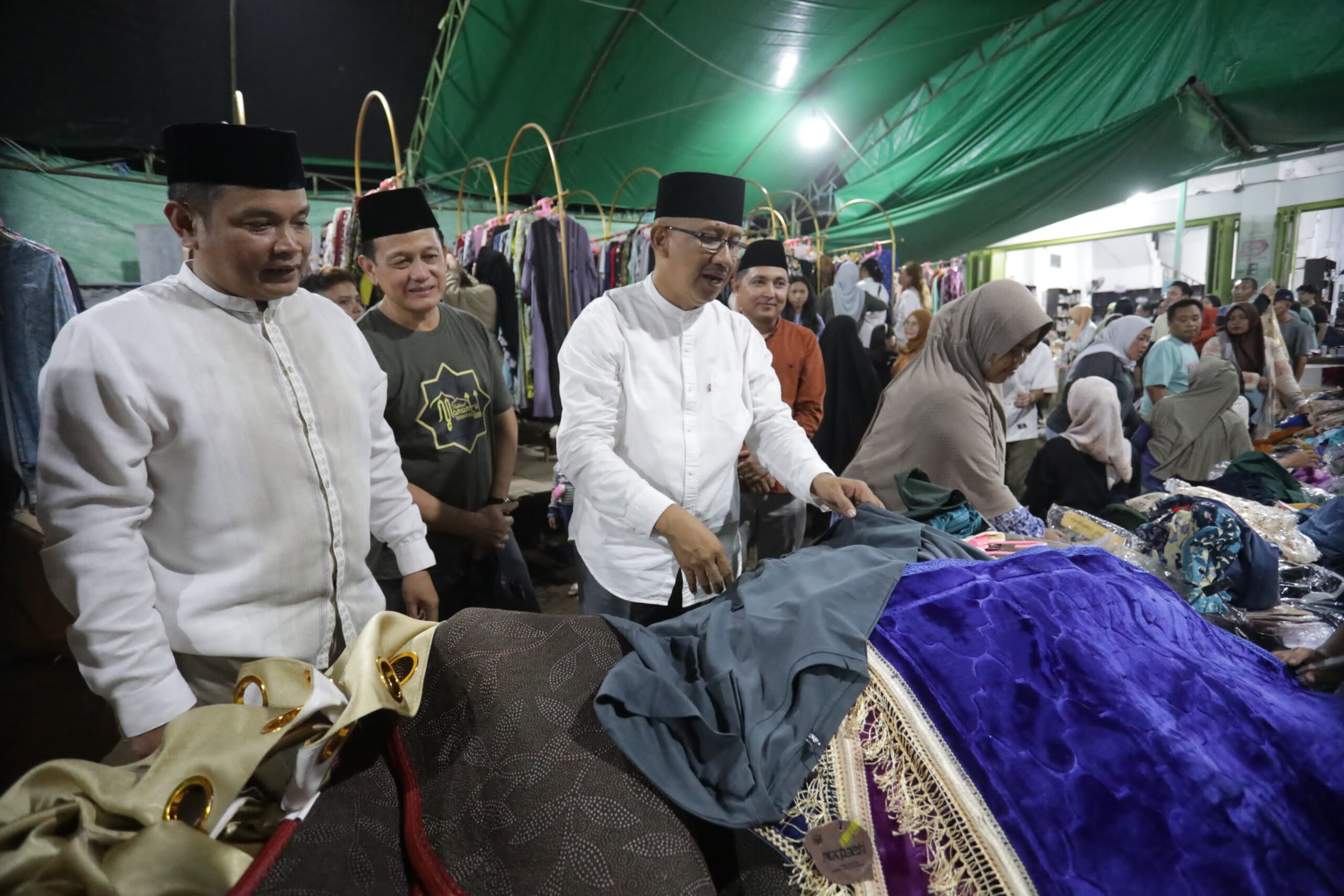 Pantau Kegiatan Monuntul, Pj Wali Kota Bersama Kapolres Mampir Belanja di Butik Arfa Kotamobagu