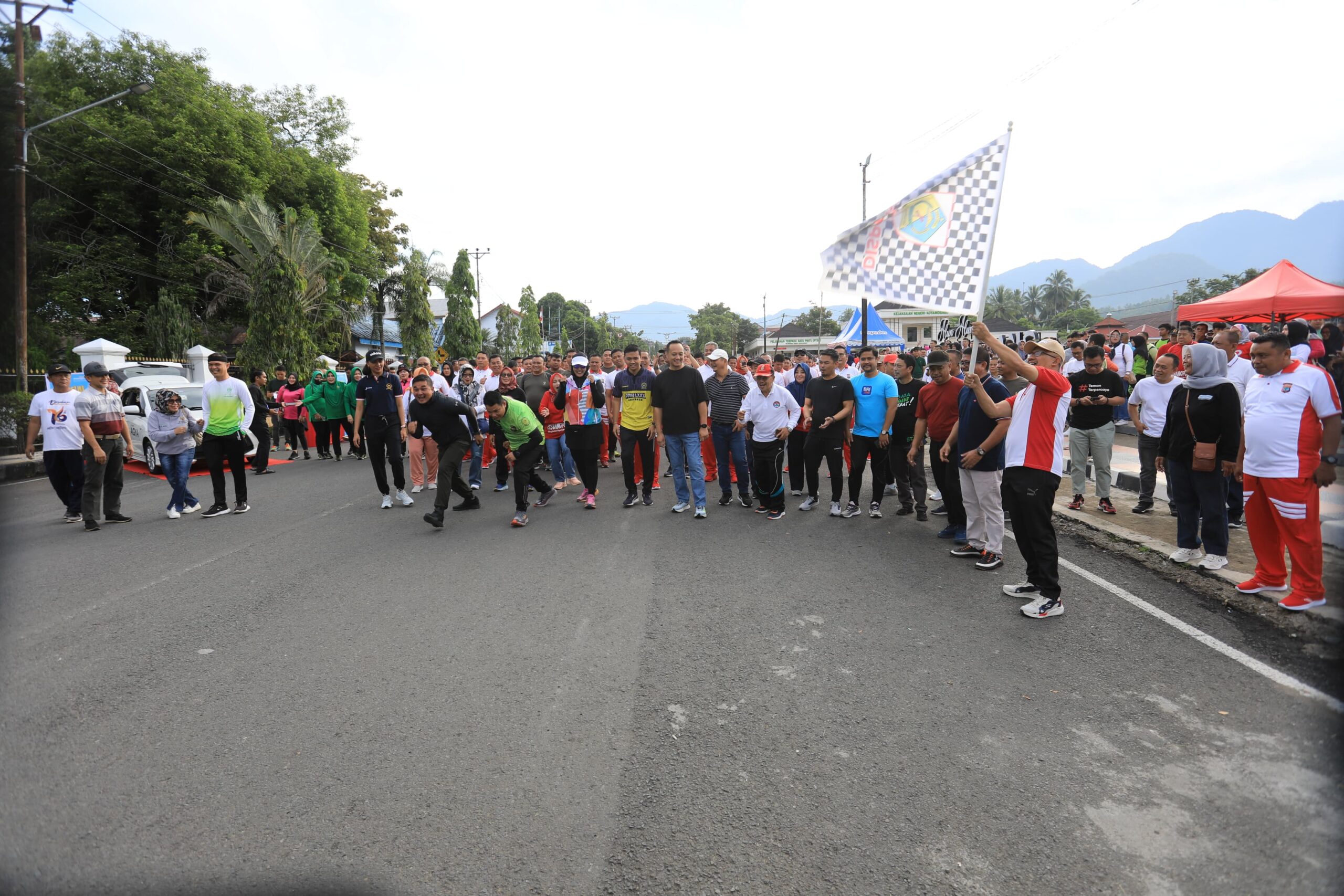 Pj Wali Kota Kotamobagu Lepas Ribuan Peserta Fun Run