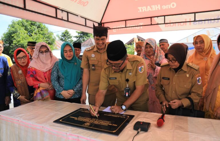 Wakili Pj Wali Kota, Asisten III Pemkot Kotamobagu Resmikan Pasar Binarundak dan Pos Pelayanan Motbes