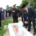 Abdullah Mokoginta Bersama Forkopimda Kotamobagu Ziarah Makam Pahlawan