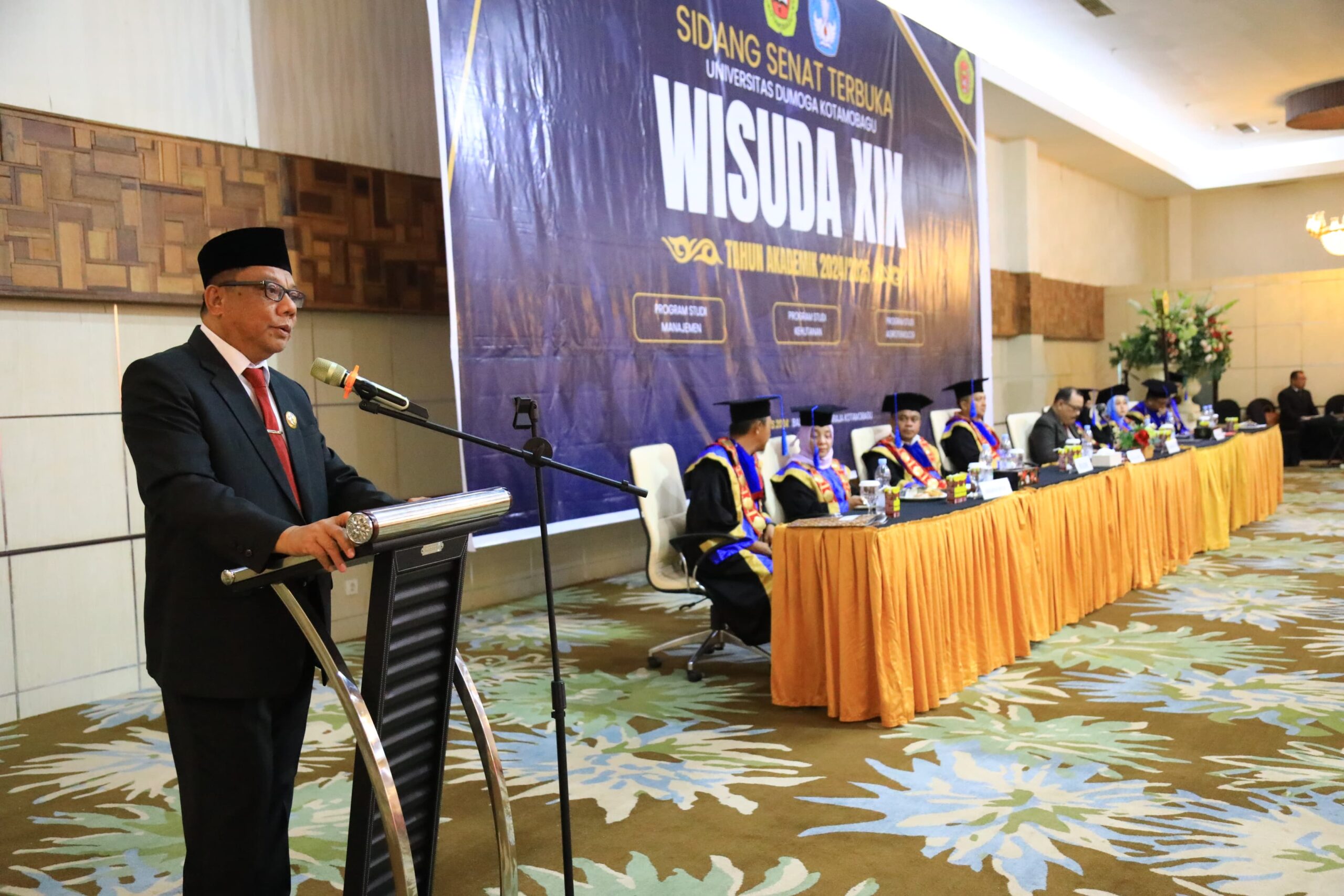 Abdullah Mokoginta Hadiri Wisuda S1 UDK Angkatan XIX