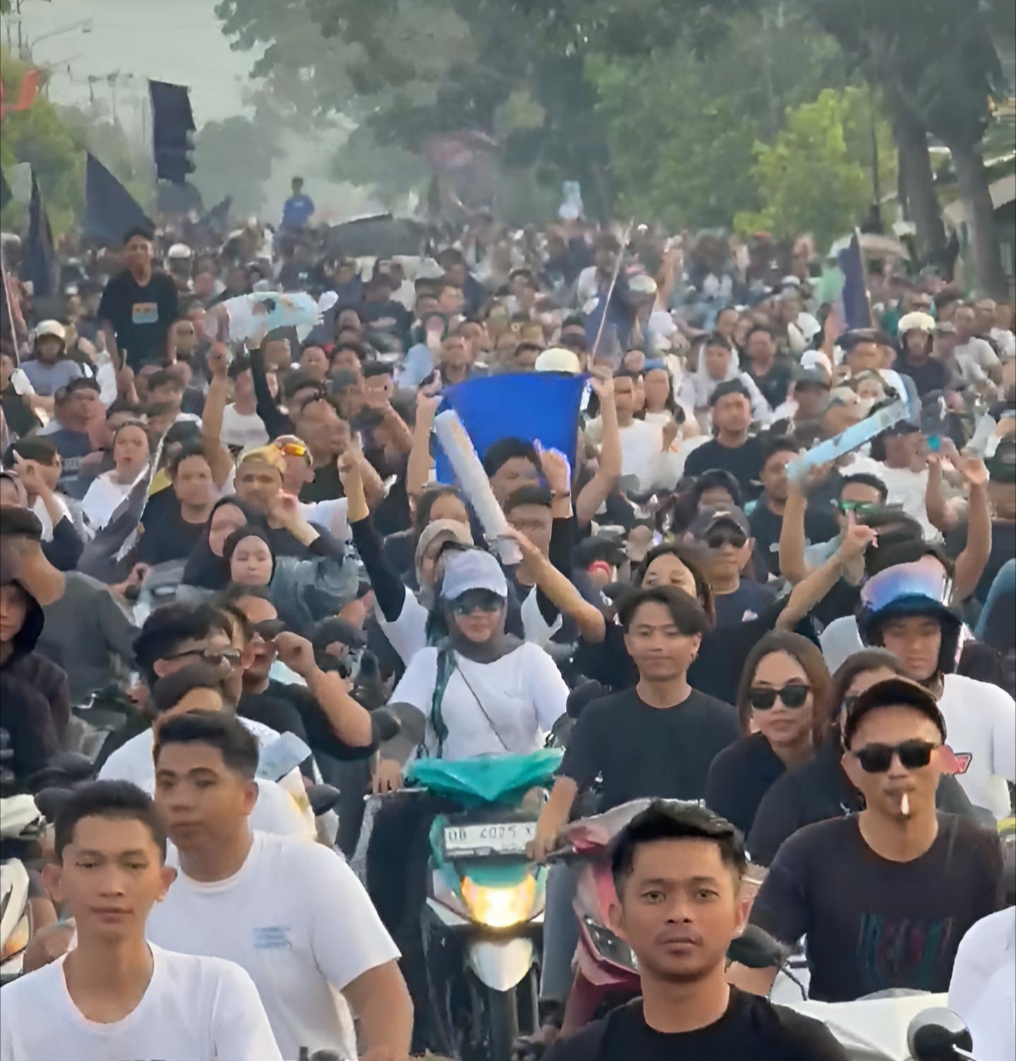 'Menyala' ! Gilang Makalalag Boyong 3.000 Pendukung MESRA Gelar Show of Force Dukung YSK Victory