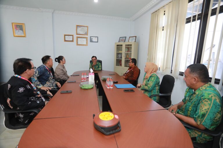 Diskominfo Kotamobagu Terima Kunjungan KPID Sulut