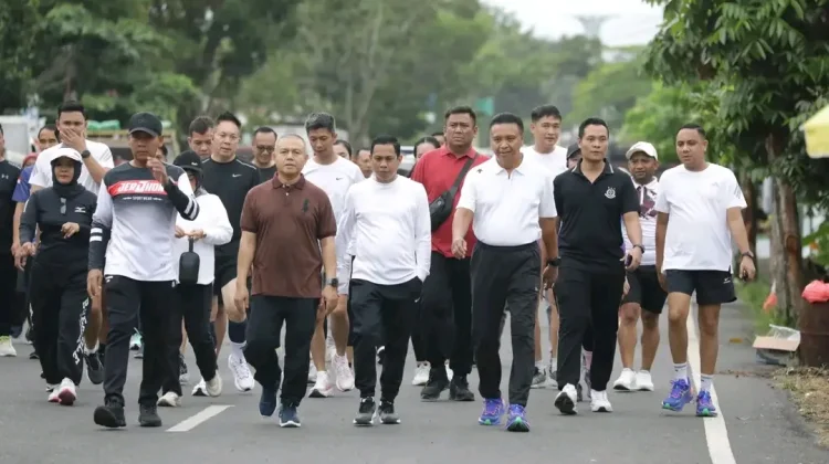 Weny Gaib Jalan Sehat Bersama Kajati Sulut di Kotamobagu