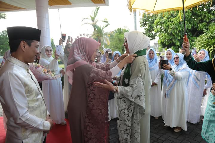 Weny Gaib Sambut Kehadiran Ustadzah Angelina Sondakh di Kotamobagu